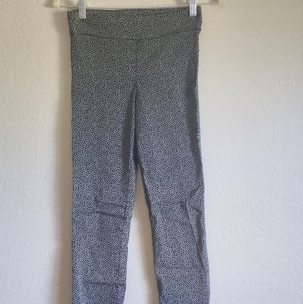Margaret M Slimming Pants - Black and White Geometric Sz M